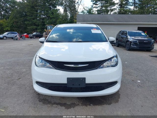 Chrysler Voyager Lx Image 10