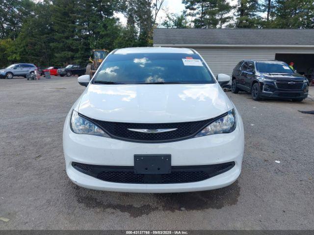 Chrysler Voyager Lx Image 10