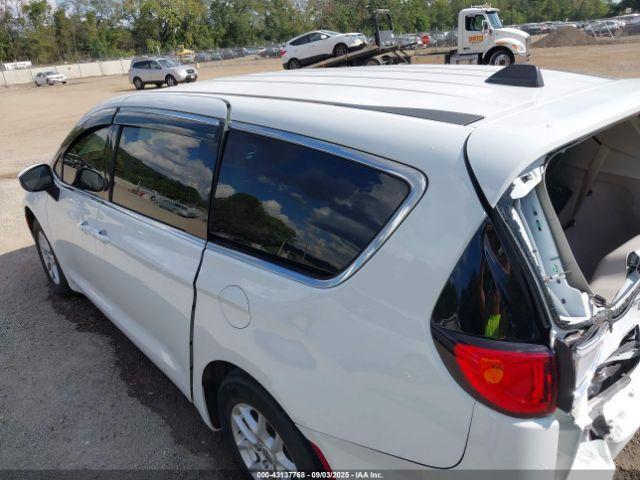 Chrysler Voyager Lx Image 17